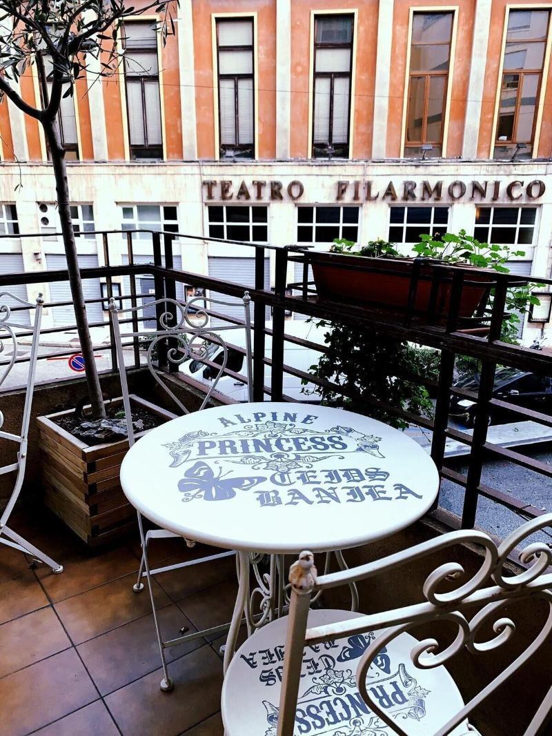 Отель Al Teatro Верона Экстерьер фото